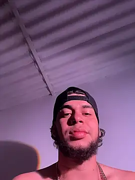 enzo vittale03  online show from February 18, 2026, 3:48 am