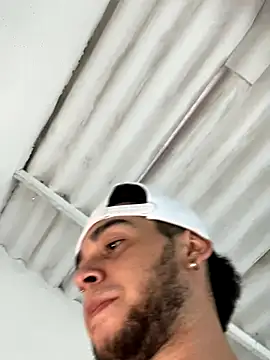 enzo vittale03  online show from September 22, 2025, 8:37 pm