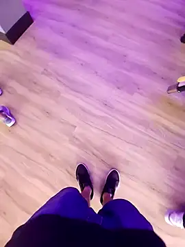 cicinha3657 online show from April 13, 2026, 4:44 pm