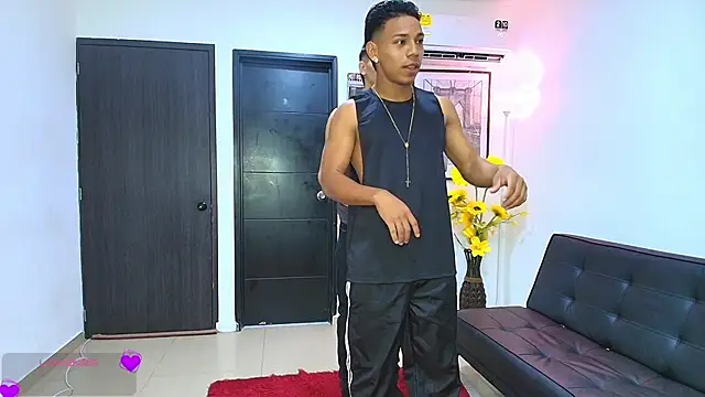 Bisexlifehot   online show from April 7, 2026, 11:28 pm