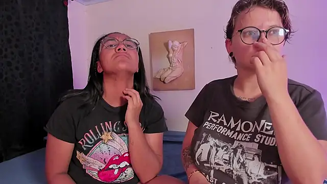 CrazyCakes  online show from November 29, 2025, 4:56 am