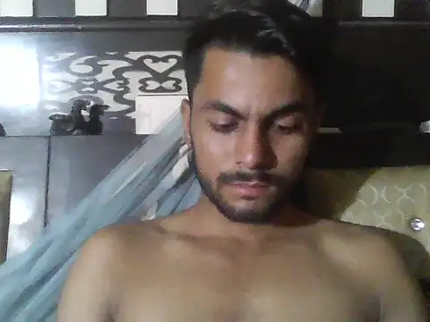 ursdreamperson online show from October 31, 2025, 4:36 pm