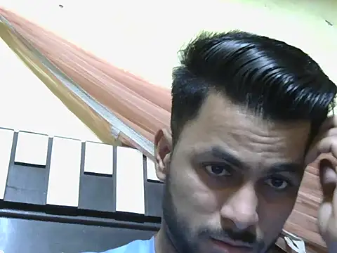 ursdreamperson online show from April 23, 2026, 10:22 am