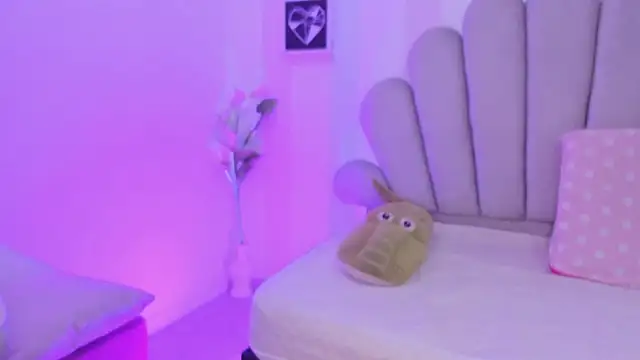 Amy Bunnie 18 online show from January 17, 2026, 10:35 pm