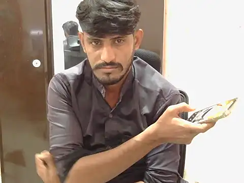 krishjaat43 online show from November 18, 2025, 4:38 am