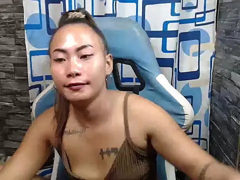 Snapshot of joanpetite chatting on May 6, 2026, 11:31 pm joanpetite online show from May 6, 2026, 11:31 pm