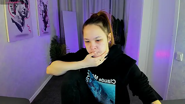 Snapshot of Lori_Blossom chatting on February 17, 2026, 1:14 am Lori Blossom online show from February 17, 2026, 1:14 am