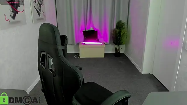 Lori Blossom online show from September 25, 2025, 8:20 am