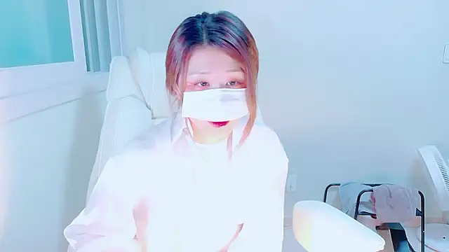 hyeony s96 online show from October 18, 2025, 12:18 pm