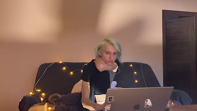 Snapshot of Lea_Elfie chatting on March 24, 2026, 3:12 pm Lea Elfie online show from March 24, 2026, 3:12 pm