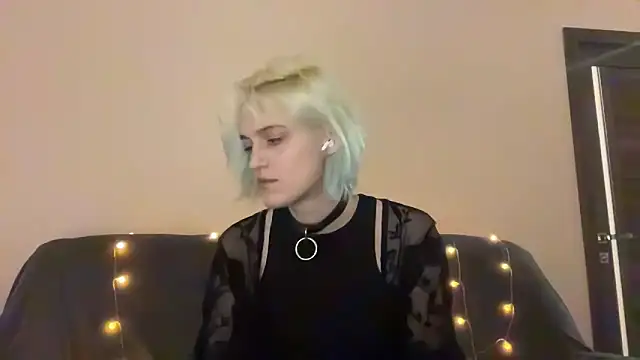 Snapshot of Lea_Elfie chatting on March 28, 2026, 8:21 pm Lea Elfie online show from March 28, 2026, 8:21 pm