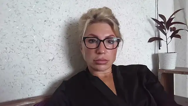 fox red lady7 online show from September 25, 2025, 6:41 am