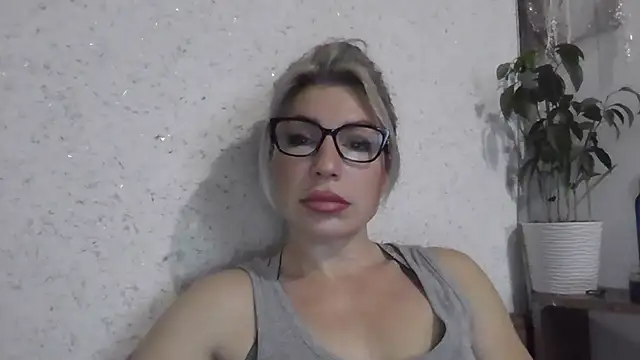 fox red lady7 online show from December 16, 2025, 10:52 am