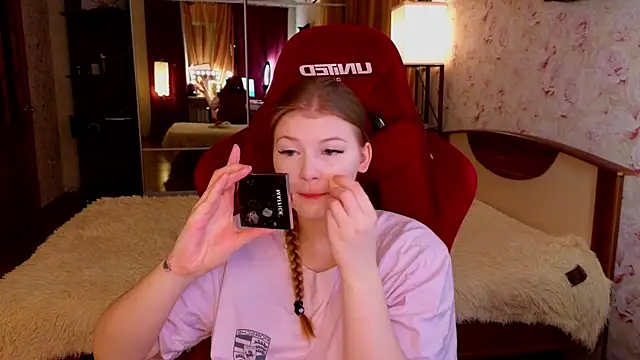 Jenny Skinner20 online show from November 16, 2025, 3:28 pm