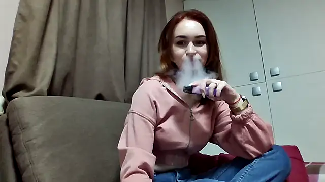 Snapshot of Requellia chatting on October 4, 2025, 6:31 pm Requellia online show from October 4, 2025, 6:31 pm