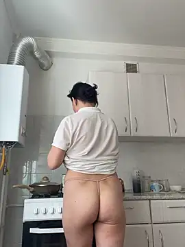 Snapshot of Kiravix chatting on April 11, 2026, 7:45 am Kiravix online show from April 11, 2026, 7:45 am