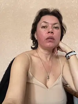 Snapshot of Kiravix chatting on March 23, 2026, 9:53 am Kiravix online show from March 23, 2026, 9:53 am