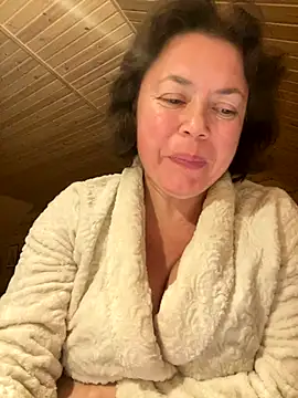 Kiravix online show from November 17, 2025, 7:29 pm