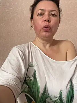 Snapshot of Kiravix chatting on March 10, 2026, 7:34 am Kiravix online show from March 10, 2026, 7:34 am