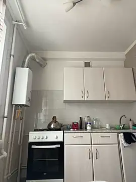 Snapshot of Kiravix chatting on April 2, 2026, 8:10 am Kiravix online show from April 2, 2026, 8:10 am