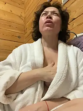 Snapshot of Kiravix chatting on March 7, 2026, 9:31 pm Kiravix online show from March 7, 2026, 9:31 pm