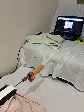 Ozge-SluttyScream69 online show from April 8, 2026, 9:49 pm