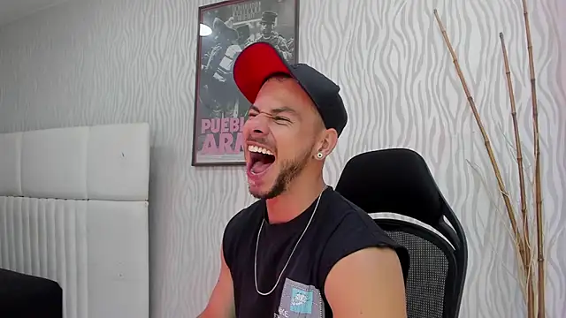 Snapshot of dylan_jacobx chatting on February 3, 2026, 3:37 am dylan jacobx online show from February 3, 2026, 3:37 am