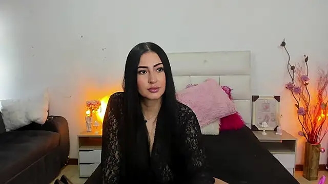 hannahdvil1 online show from September 12, 2025, 12:16 pm