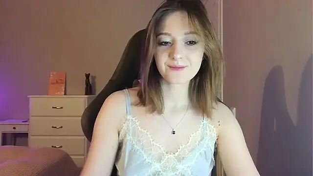 Snapshot of white_liillyy chatting on April 25, 2026, 8:50 pm white liillyy online show from April 25, 2026, 8:50 pm