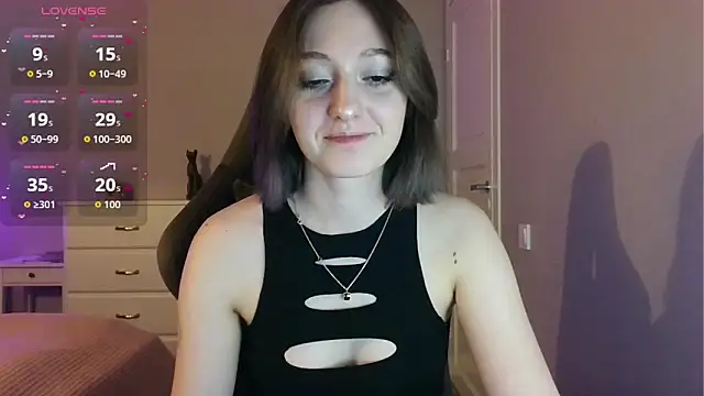 Snapshot of white_liillyy chatting on May 13, 2026, 9:22 pm white liillyy online show from May 13, 2026, 9:22 pm