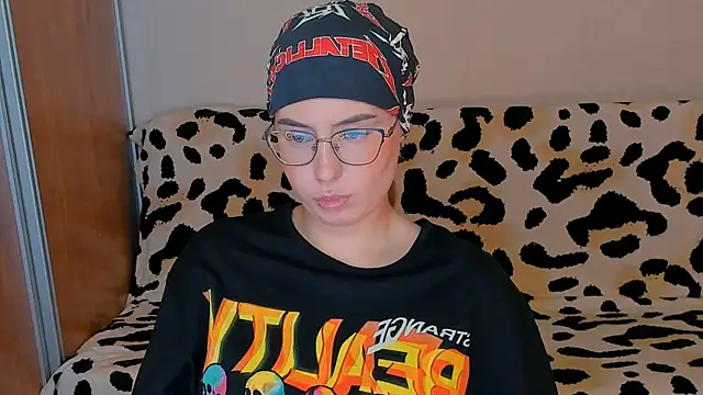 just fucked777 online show from September 15, 2025, 4:51 pm