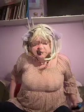 KadiSparkle online show from November 1, 2025, 1:12 am