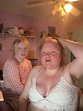 Snapshot of KadiSparkle chatting on March 25, 2026, 7:13 pm KadiSparkle online show from March 25, 2026, 7:13 pm