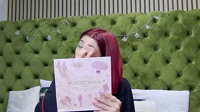 LunaHart online show from January 18, 2026, 7:39 pm