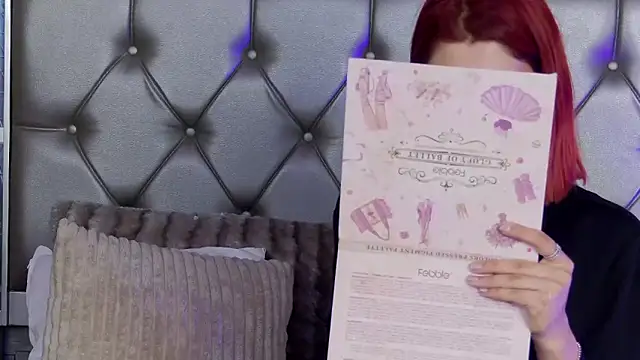 Snapshot of LunaHart chatting on March 11, 2026, 5:45 am LunaHart online show from March 11, 2026, 5:45 am