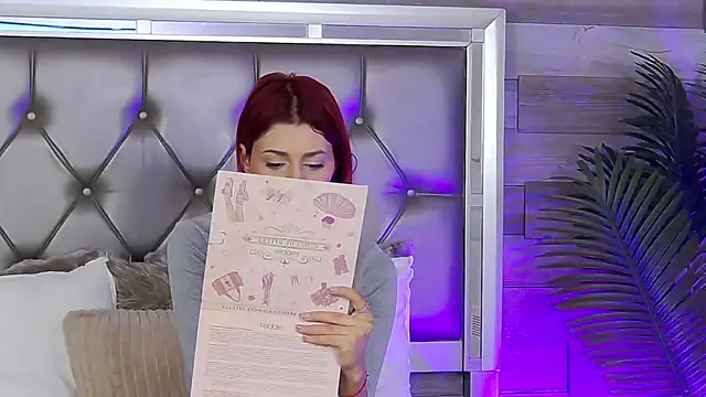 Snapshot of LunaHart chatting on March 7, 2026, 6:42 am LunaHart online show from March 7, 2026, 6:42 am