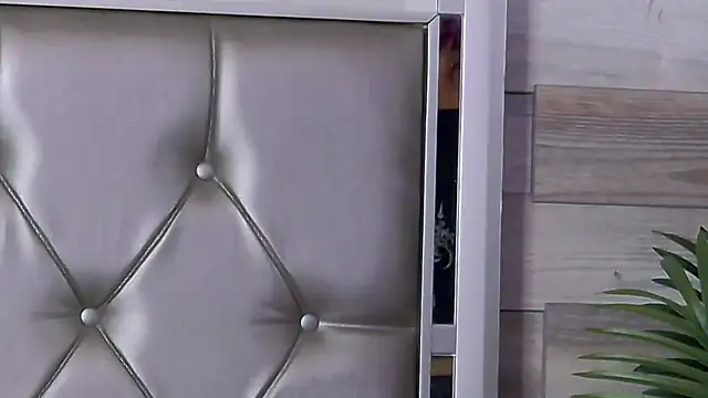 Snapshot of LunaHart chatting on April 7, 2026, 2:57 am LunaHart online show from April 7, 2026, 2:57 am