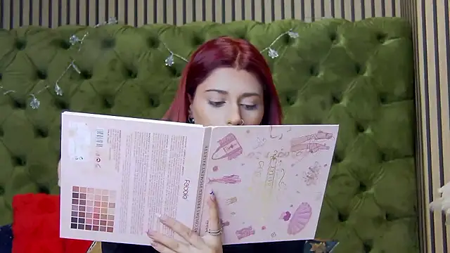 LunaHart online show from January 11, 2026, 5:42 pm