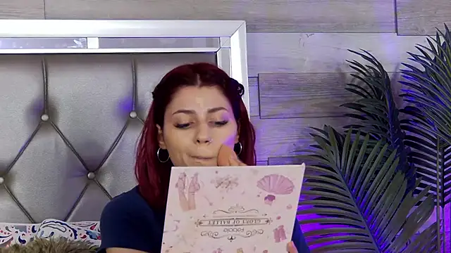 Snapshot of LunaHart chatting on April 5, 2026, 6:09 am LunaHart online show from April 5, 2026, 6:09 am