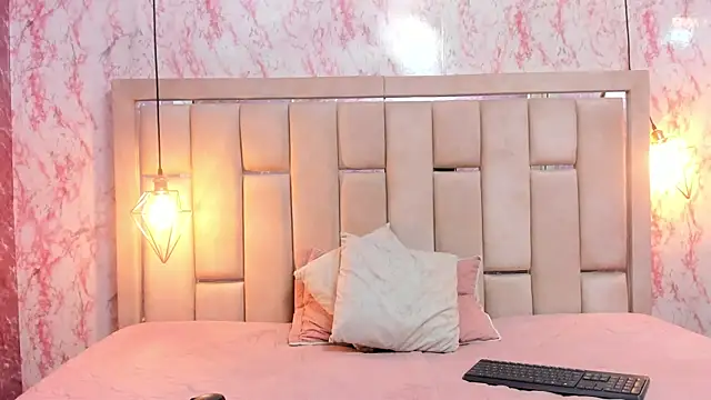 Snapshot of WILD_FIREE_ chatting on October 30, 2025, 7:33 pm WILD FIREE online show from October 30, 2025, 7:33 pm