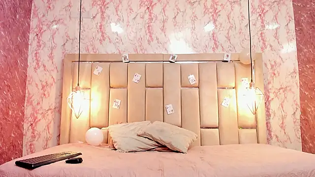 Snapshot of WILD_FIREE_ chatting on October 31, 2025, 8:49 pm WILD FIREE online show from October 31, 2025, 8:49 pm