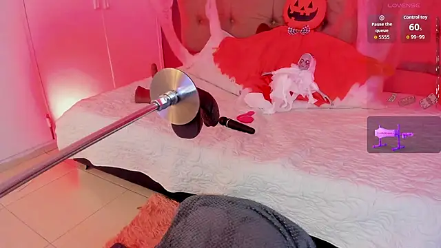 Karol Pagee online show from October 17, 2025, 4:05 am