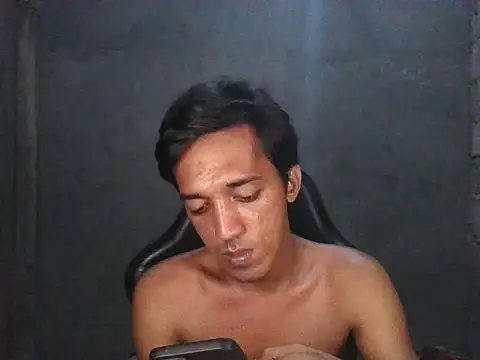 RowyCam online show from November 30, 2025, 3:13 pm