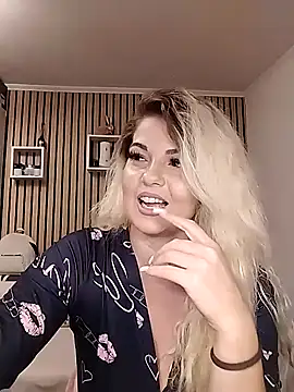 Snapshot of Mayaaaaaa_ chatting on November 21, 2025, 9:25 pm Mayaaaaaa online show from November 21, 2025, 9:25 pm