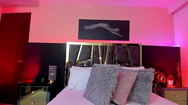 ScarletTorres online show from November 11, 2025, 6:47 pm