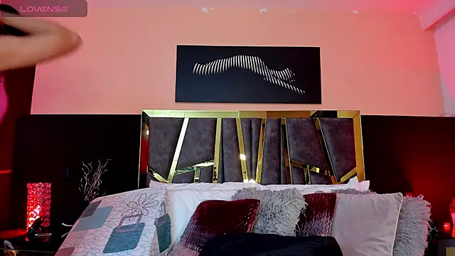 ScarletTorres online show from November 25, 2025, 6:08 pm