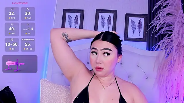 Snapshot of kitty_blueee chatting on November 12, 2025, 2:26 am kitty blueee online show from November 12, 2025, 2:26 am