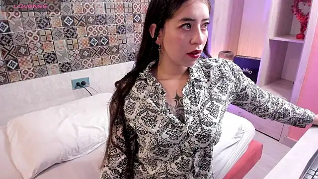 Keyla ruiz  online show from October 24, 2025, 11:53 am