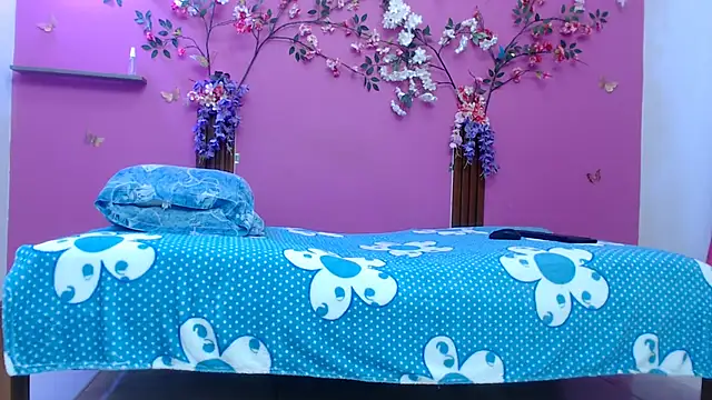 skinnybarbie022 online show from June 8, 2026, 12:49 am