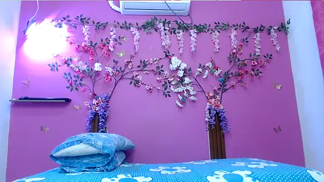 Snapshot of skinnybarbie022 chatting on February 28, 2026, 3:50 am skinnybarbie022 online show from February 28, 2026, 3:50 am